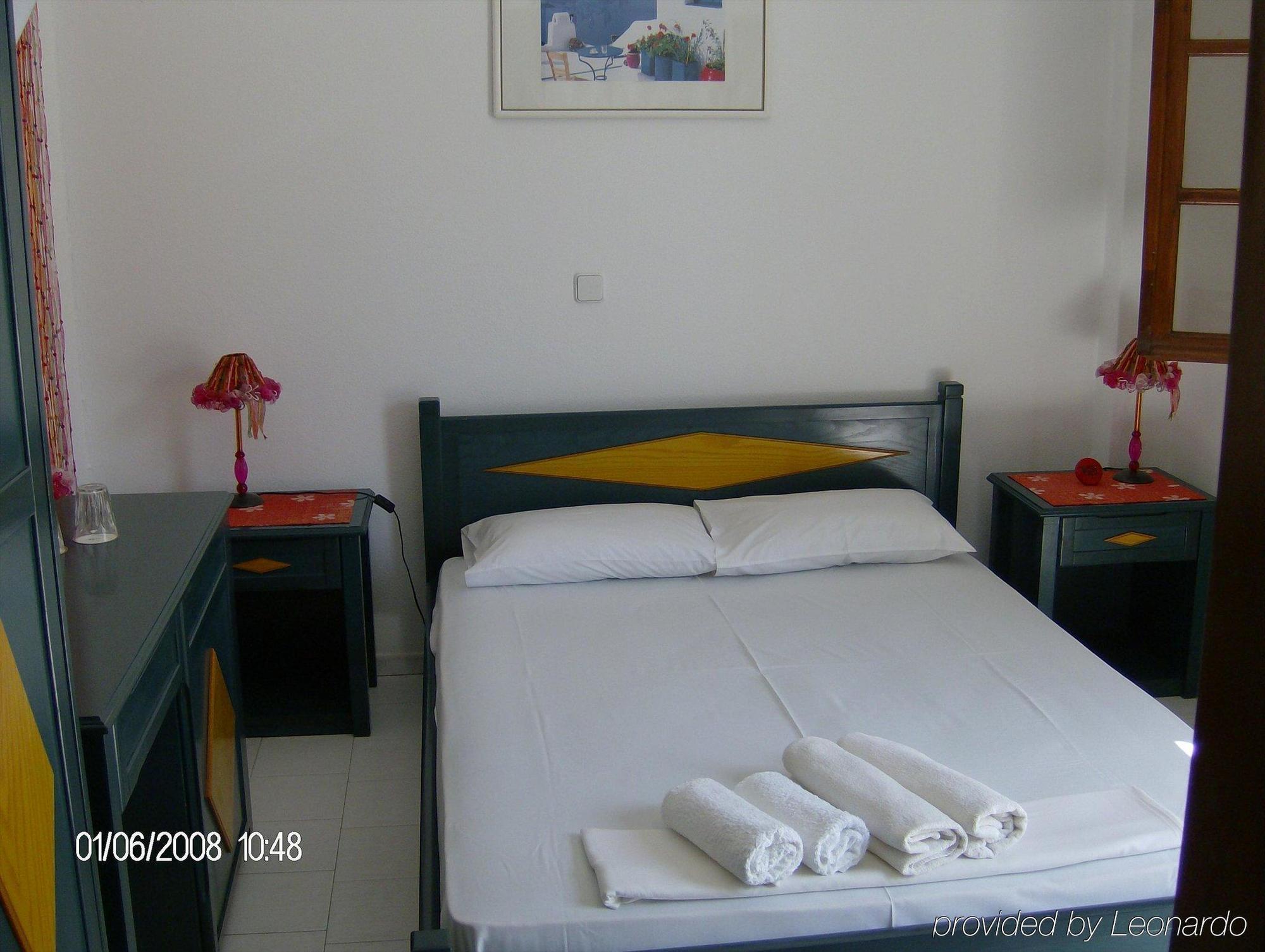 Albatross Hotel Livadi  Bilik gambar